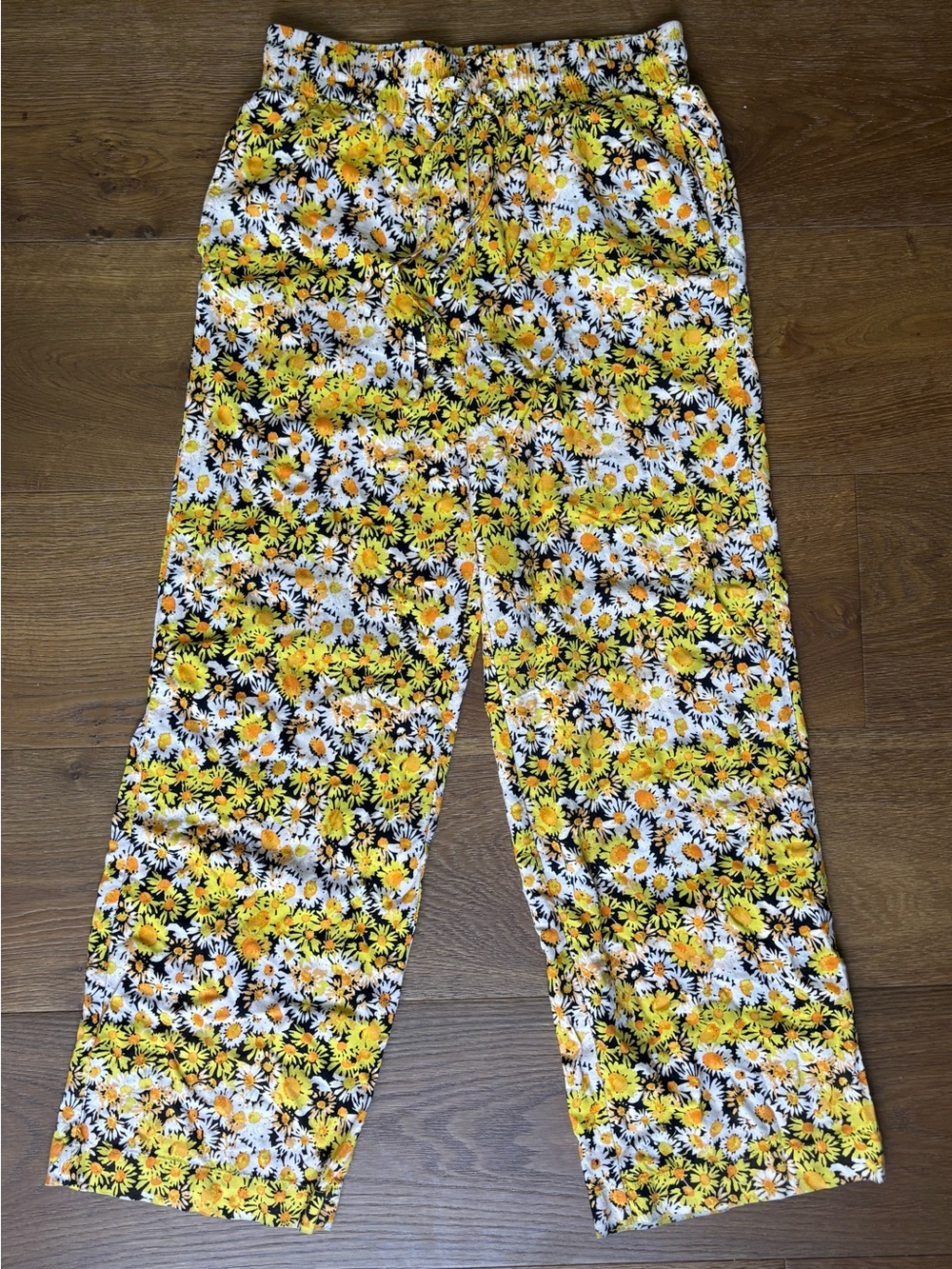 Urban Outfitters Relaxed Fit Wide Leg Beach Pant Fun Floral Black Yellow Size S